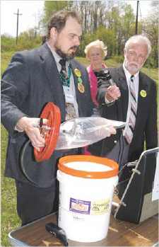 demonstrating bucket